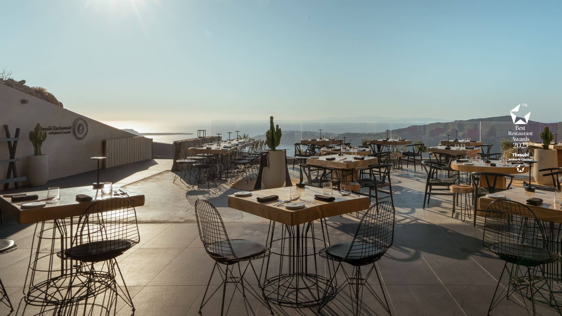 Throubi - Restaurant in Imerovigli, Santorini